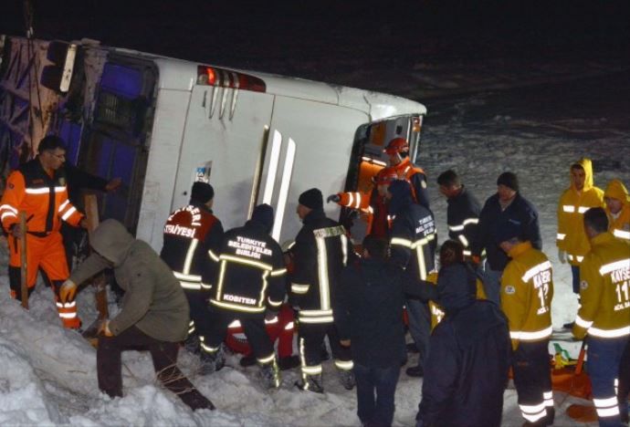 Kayseri&#039;de feci kaza, otobüs şarampole devrildi: 17 ölü var detay