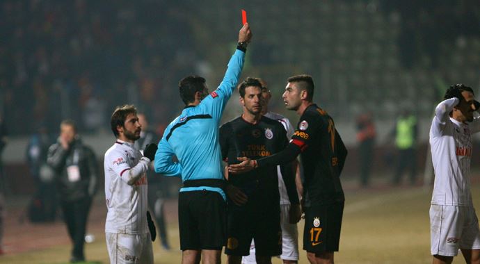Mehmet Demirkol: O sarı kartı göstermeyeceksin hoca!