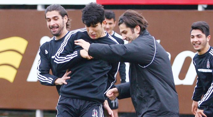 Transfer krizi! Beşiktaş&#039;ın eli boş kaldı