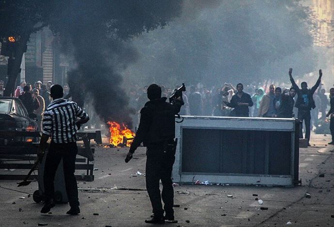 Mısır polisi, gerçek mermi kullandı: 50 ölü