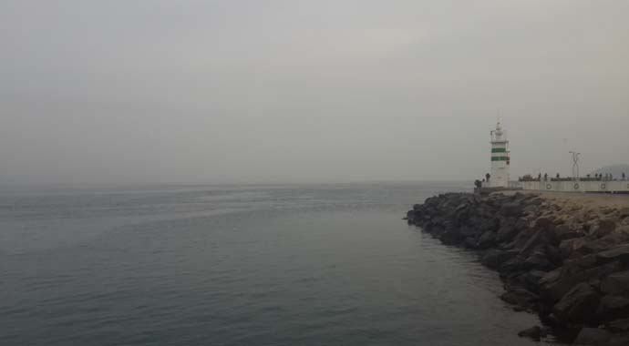 Çanakkale Boğazı&#039;nda sis görüş mesafesini azalttı