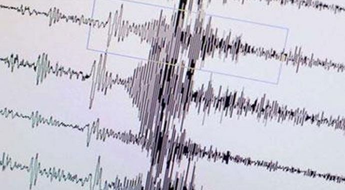 Akdeniz&#039; 4,2 büyüklüğündeki depremle sarsıldı