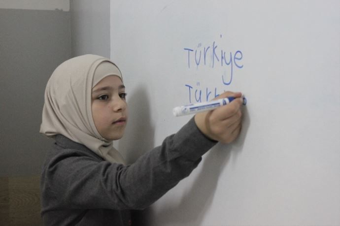 Suriyeli minikleri Türkçe azmi