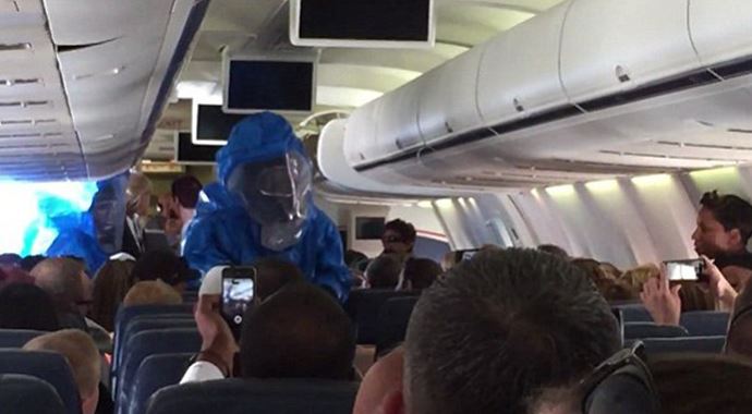 Uçakta Ebola şakası!
