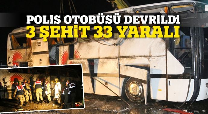 Sivas&#039;ta polisleri taşıyan otobüs kaza yaptı: 3 şehit, 33 yaralı