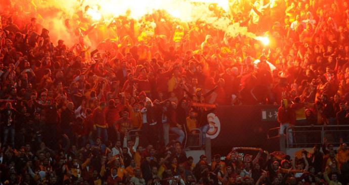 Derbi öncesi Galatasaray taraftarına kötü haber!