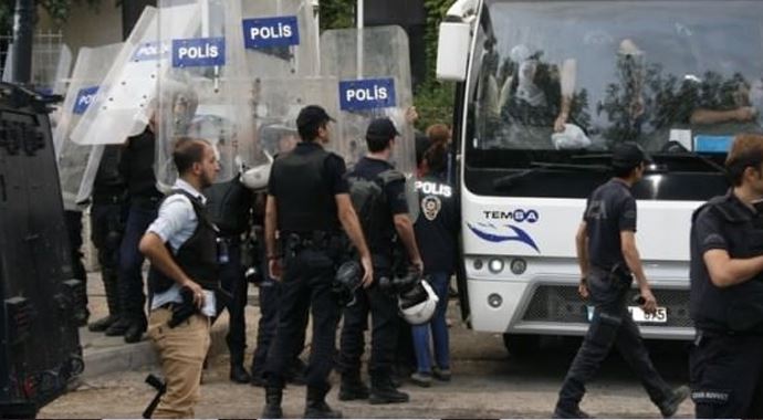İstanbul Üniversitesi karıştı! Çok sayıda gözaltı var