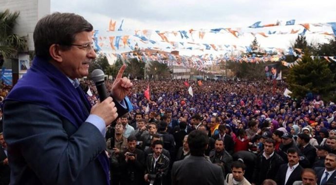 Davutoğlu&#039;ndan Kobani çıkışı: Biz bunlara pabuç bırakmayız!