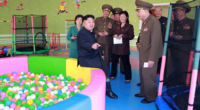 Kim Jong-un fena şaşırttı, onu hiç böyle görmediniz!