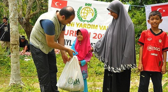 Türkiye&#039;den yoksullara bayramda yardım eli