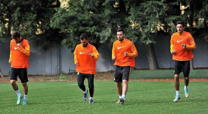 Galatasaray&#039;da Fenerbahçe hazırlıkları sürüyor