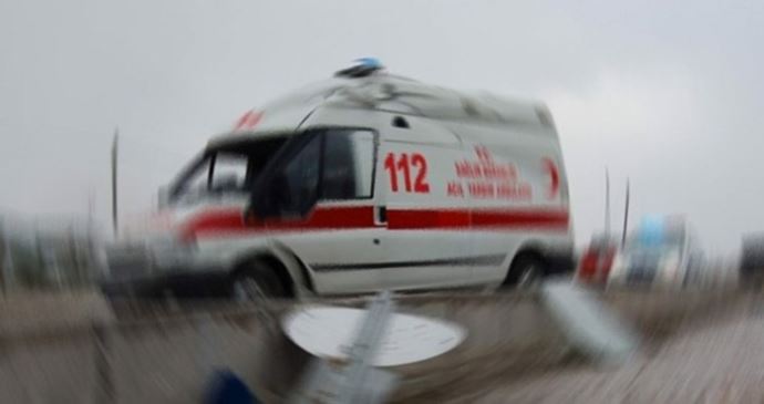 Giresun&#039;da ambulans devrildi: 2 ölü, 3 yaralı