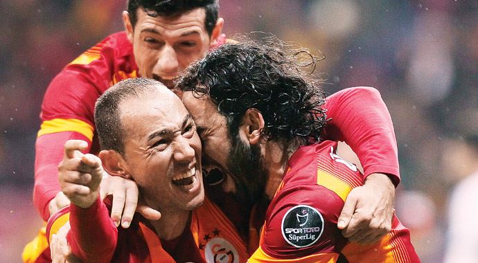 Galatasaray Kasımpaşa&#039;yı geriden gelerek devirdi!
