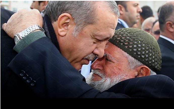 Şehit babası Erdoğan&#039;ı duygulandırdı