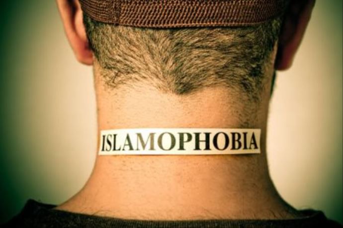 İngiltere&#039;de IŞİD terörü Islamofobiyi arttırdı