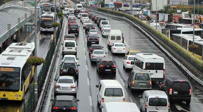 Lütfi Elvan, İstanbul trafiğini rahatlatacak projeleri açıkladı