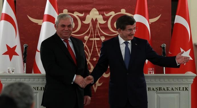 Davutoğlu,  KKTC Başbakanı ile görüştü