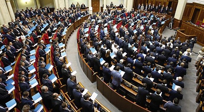Ukrayna&#039;da yeni parlamento göreve başladı