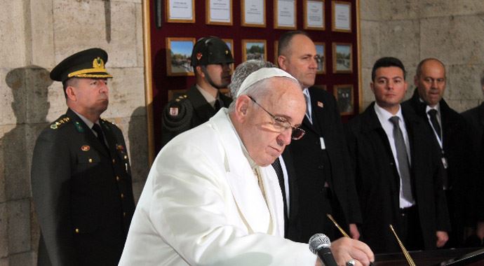 Papa Anıtkabir Özel Defterine ne yazdı?
