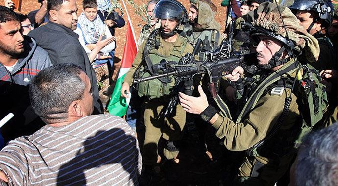 İsrail güçleri Filistinlilere gerçek mermiyle müdahale etti