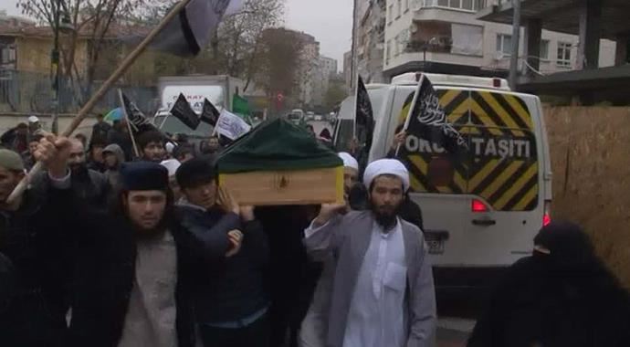 Zeytinburnu&#039;nda öldürülen Özbek Hocanın cenazesi derneğe götürüldü