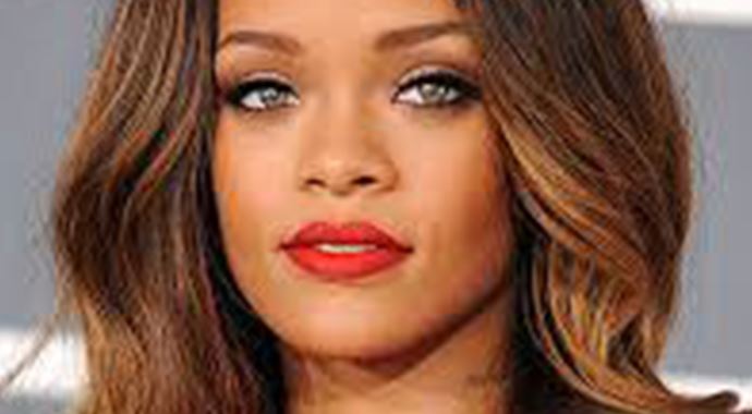 Rihanna, spor markasının yüzü oldu