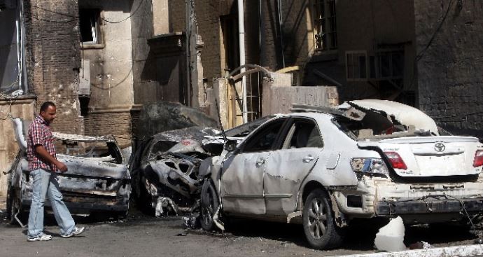 Bağdat&#039;ta bombalı saldırı: 17 ölü