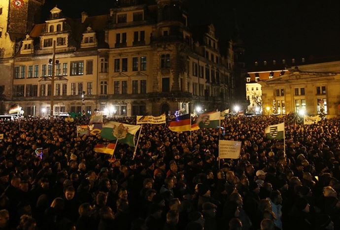 Almanya&#039;daki Türk siyasetçilerden PEGIDA eylemlerine tepki