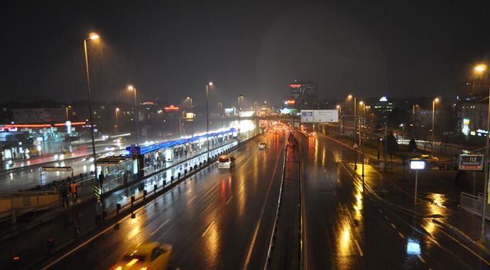 İstanbulluları sevindiren yağmur