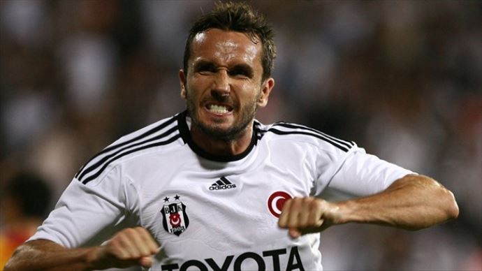 Beşiktaş kaptanlığa yükselen yabancısını gönderiyor mu?