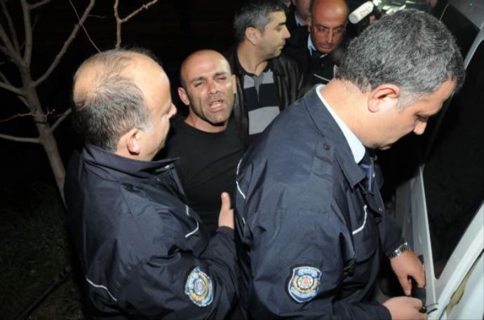 Cezaevinden izin aldı, İzmir&#039;de terör estirdi