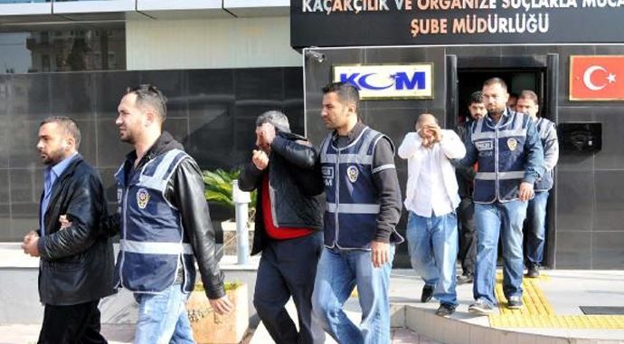 Antalya&#039;da çete operasyonu: 22 gözaltı 