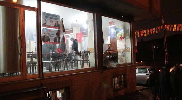 CHP seçim bürosuna molotoflu saldırı