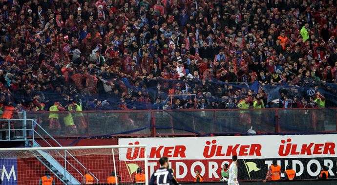 Trabzonspor&#039;da yönetime istifa çağrısı!