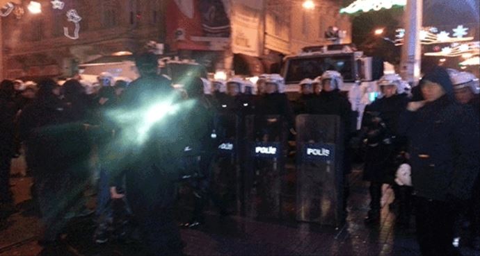 Taksim&#039;deki gösterilere polis müdahale etti