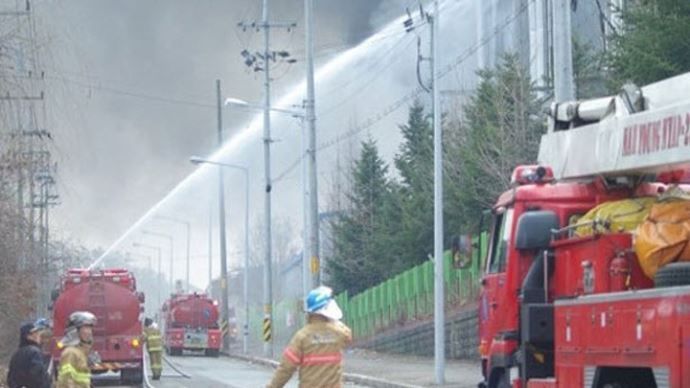 Samsung&#039;un fabrikasında büyük yangın: 1 milyar dolar kül oldu