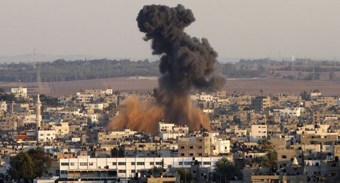İsrail Gazze&#039;deki 29 noktaya hava saldırısı düzenledi