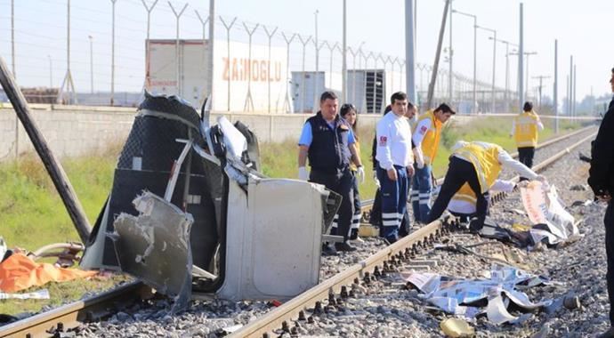 Mersin&#039;de tren kazası, çok sayıda ölü var - son gelişme