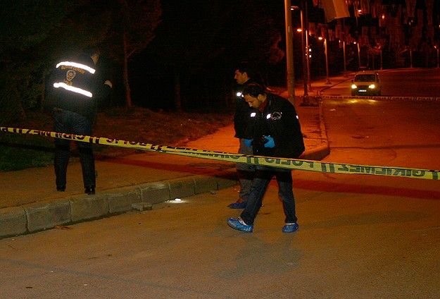 AK Parti Esenyurt Başkanlığı&#039;na saldıran 3 kişi gözaltına alındı