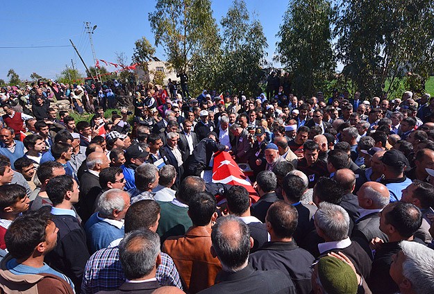 Adana&#039;da şehitler için tören