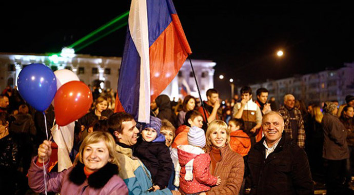 Rusya&#039;ya bağlanan Kırım&#039;da büyük kutlama