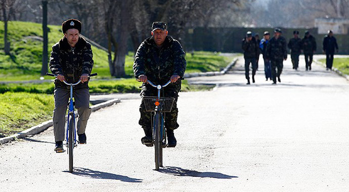 Kırım&#039;daki hava üssü Rus askerlerinin kontrolünde