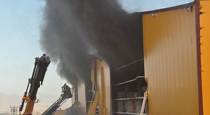 İç çamaşırı fabrikasında yangın: 11 ölü