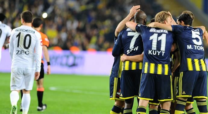 Fenerbahçe, Avrupa&#039;da aynı gün iki kupa kaldırmak istiyor