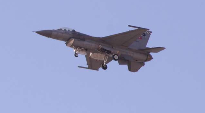 Karadeniz&#039;de alarm! F-16&#039;lar havalandı