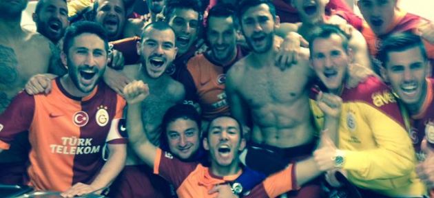 Galatasaray&#039;dan galibiyet selfie&#039;si