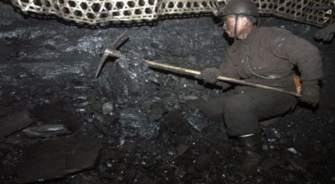 Kömür madenin çatısı çöktü 5 ölü var