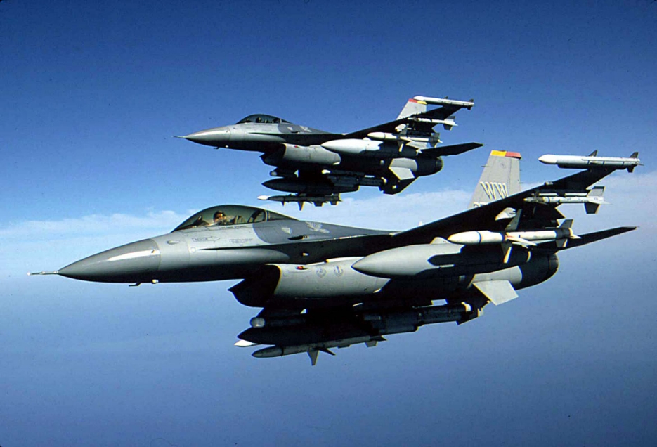 Suriye füzeleri Türk F-16&#039;larına kilitlendi
