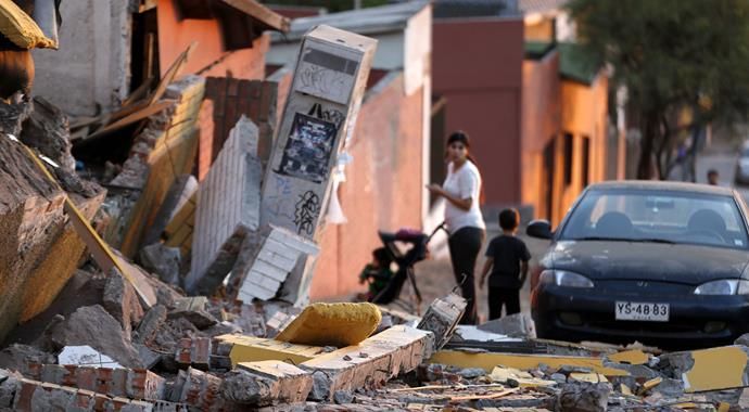 Şili&#039;de depremler birbiri ardına geliyor, tsunami uyarısı yapıldı