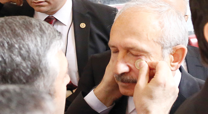 Kemal Kılıçdaroğlu&#039;na atılan yumruğun sahibi kim?